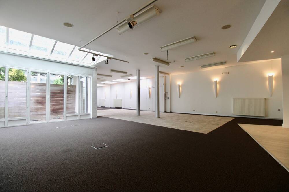 Handelszaak te  koop in Brussel 1000 585000.00€  slaapkamers 473.00m² - Zoekertje 513462