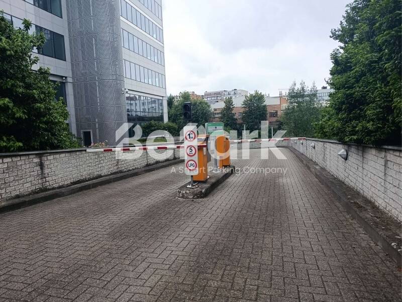 Parking / garage à louer à Ixelles 1050 152.00€ chambres m² - annonce 514409