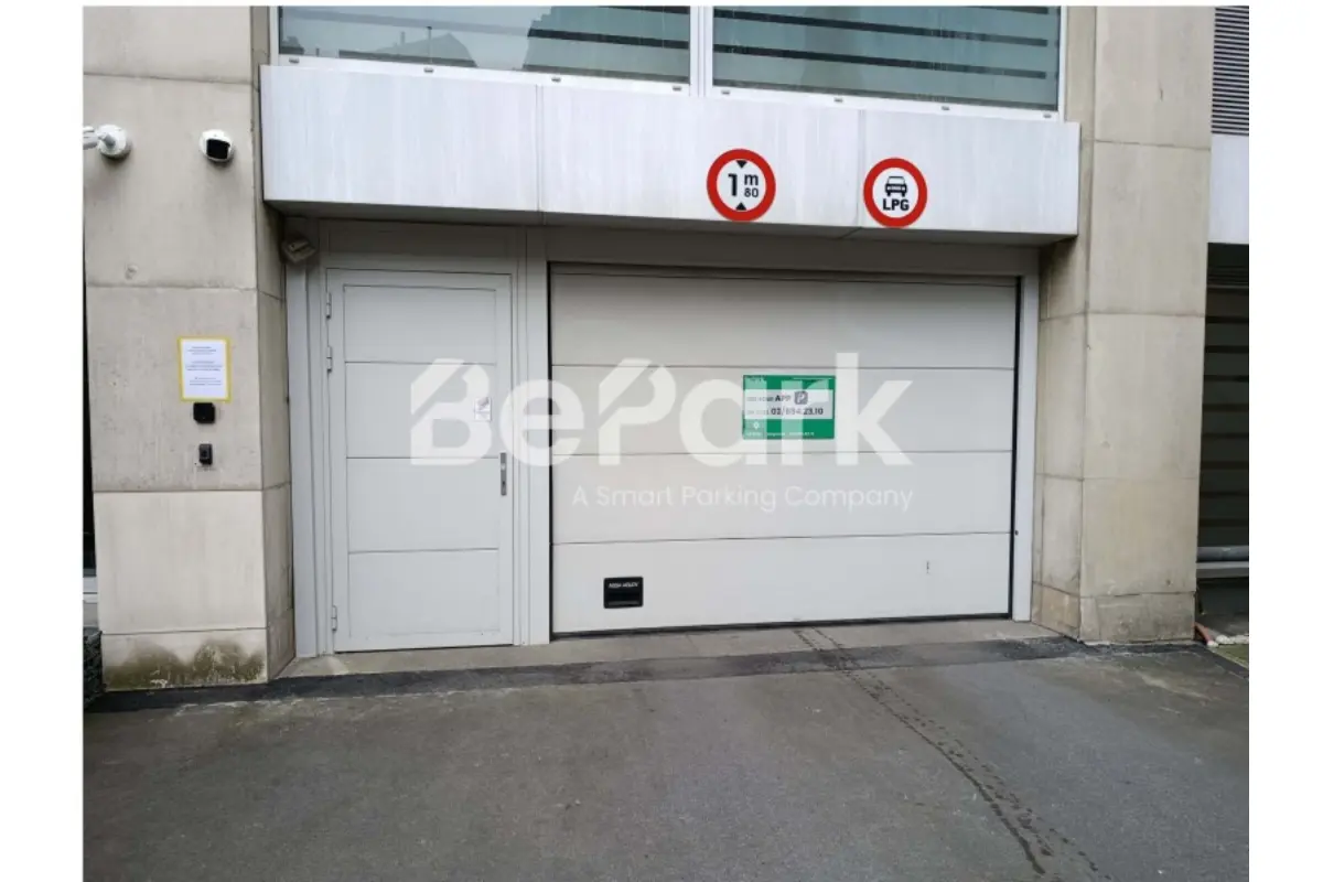 Parking te  huur in Brussel 1000 169.00€  slaapkamers m² - Zoekertje 514408