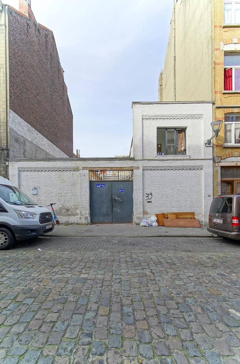 Huis te koop in Sint-Jans-Molenbeek 1080 499000.00€ 2 slaapkamers 360.00m² - Zoekertje 517686