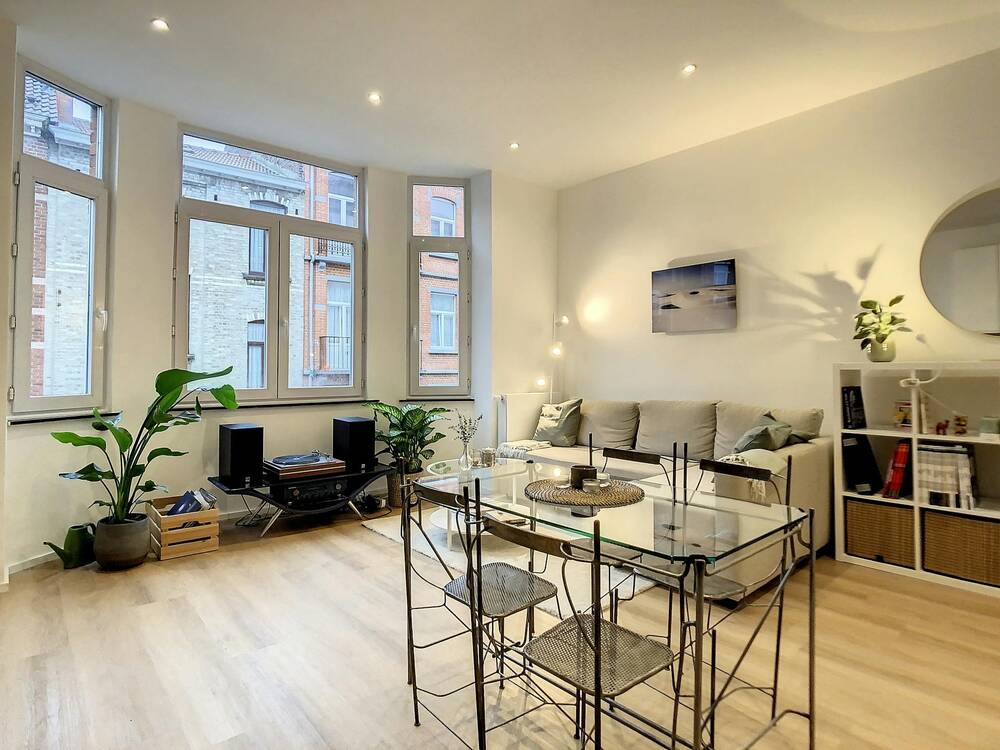 Appartement à louer à Forest 1190 1600.00€ chambres m² - annonce 516250