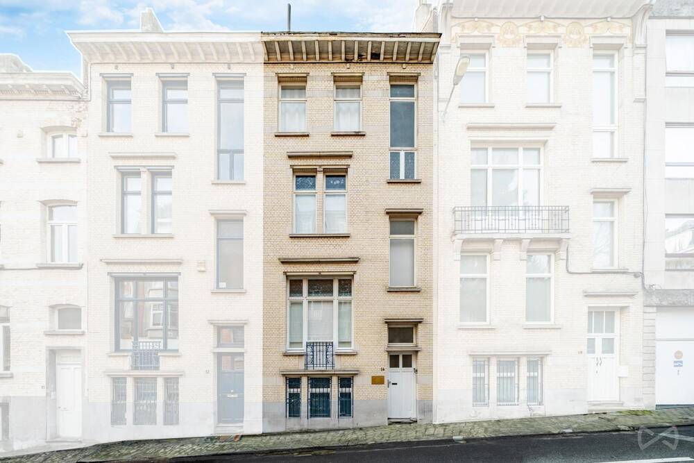 Huis te koop in Ukkel 1180 649000.00€ 5 slaapkamers 220.00m² - Zoekertje 518665
