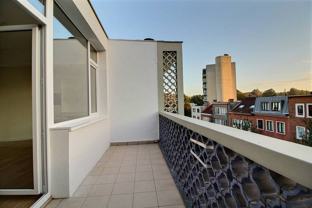 Penthouse te  huur in Elsene 1050 1300.00€ 1 slaapkamers 74.00m² - Zoekertje 520094