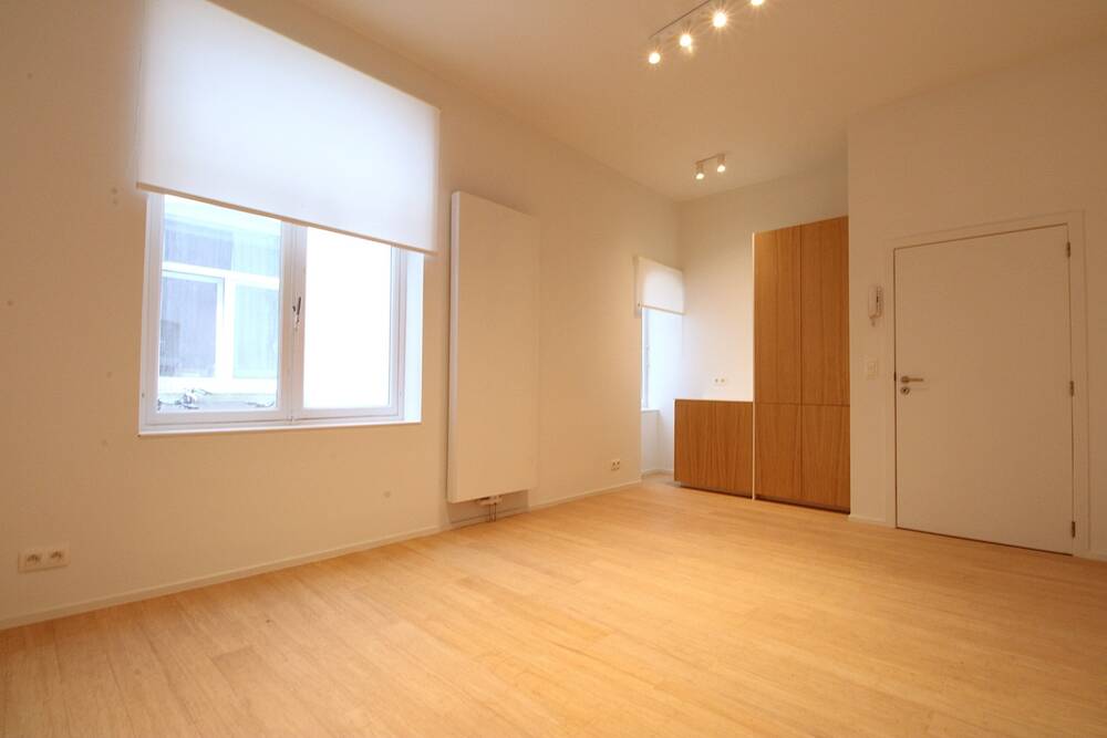 Handelszaak te  koop in Sint-Gillis 1060 160000.00€  slaapkamers 35.00m² - Zoekertje 519678
