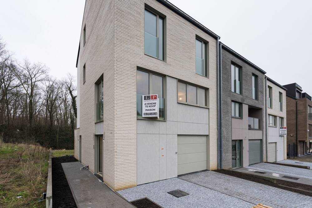 Huis te  koop in Neder-Over-Heembeek 1120 770000.00€ 4 slaapkamers 271.00m² - Zoekertje 521002
