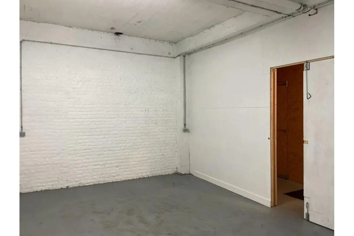 Handelszaak te  huur in Sint-Lambrechts-Woluwe 1200 420.00€  slaapkamers 25.00m² - Zoekertje 521073