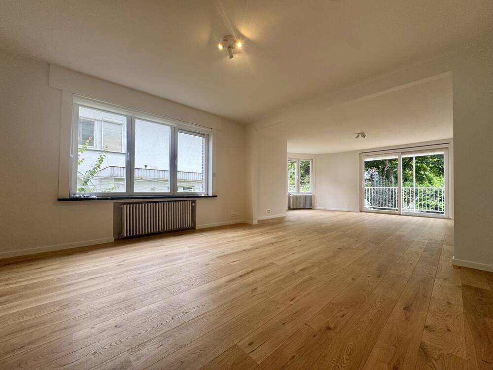 Benedenverdieping te  in Vorst 1190 1900.00€ 2 slaapkamers 155.00m² - Zoekertje 521793