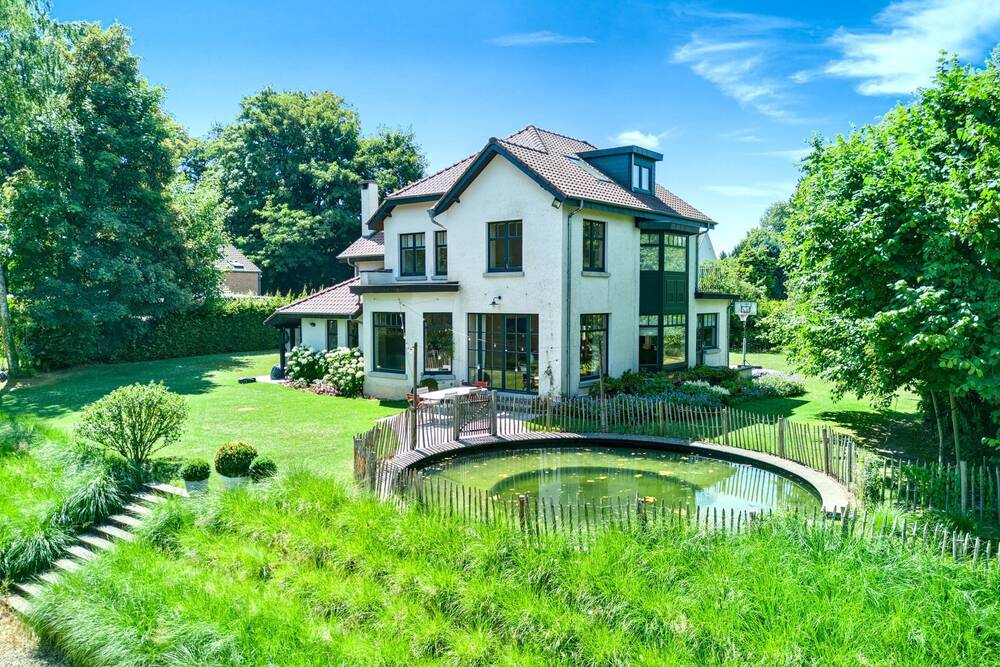 Huis te in Sint-Genesius-Rode 1640 3900.00€ 4 slaapkamers 310.00m² - Zoekertje 521554