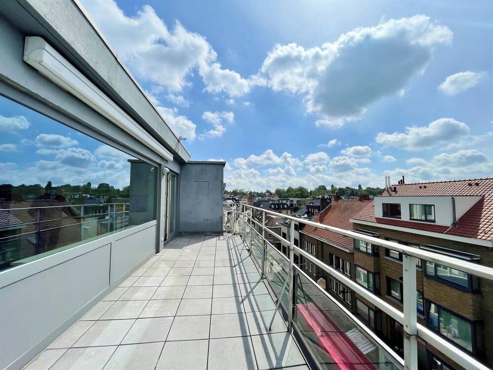 Penthouse à à Woluwe-Saint-Pierre 1150 1800.00€ 3 chambres 124.00m² - annonce 522732