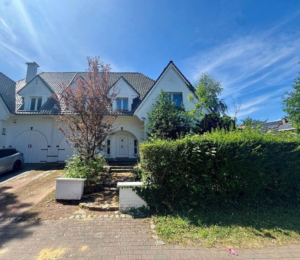 Handelszaak te koop in Waterloo 1410 645000.00€ slaapkamers 210.00m² - Zoekertje 523050