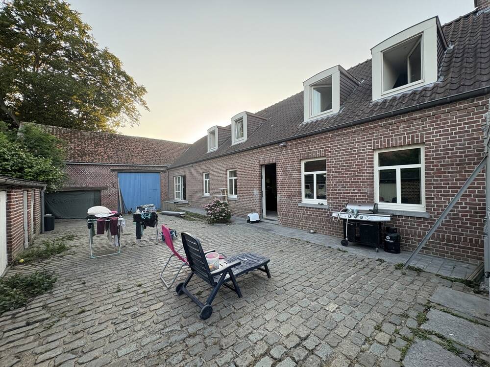 Bungalow te  huur in Leuze-en-Hainaut 7900 1500.00€ 3 slaapkamers 266.00m² - Zoekertje 523269