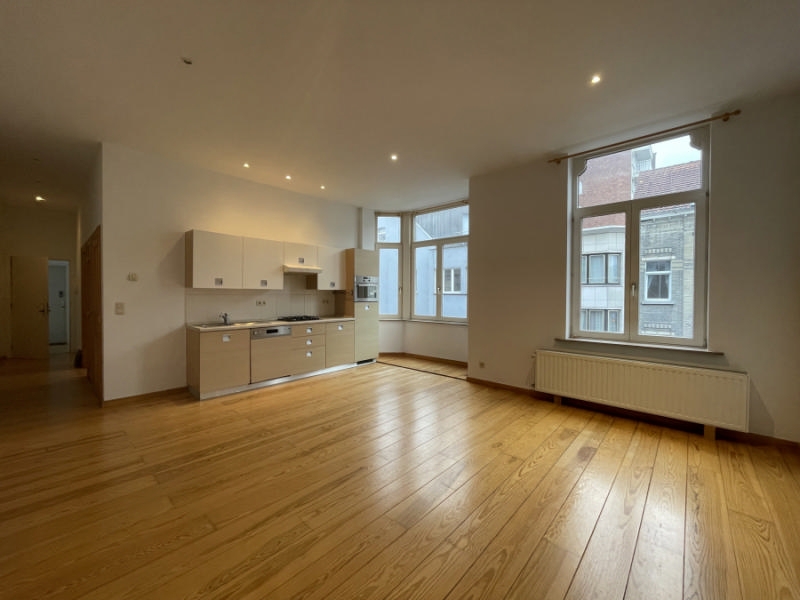 Appartement à à Woluwe-Saint-Lambert 1200 1100.00€ 1 chambres 70.00m² - annonce 523640