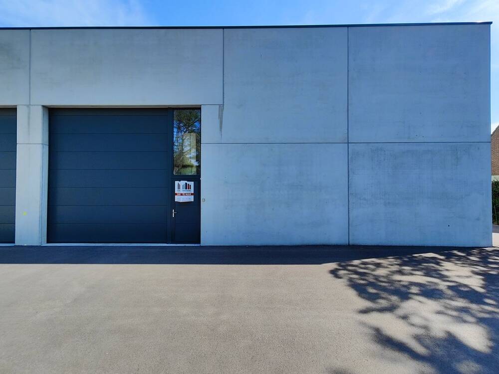 Commerce à louer à Eernegem 8480 950.00€ chambres 180.00m² - annonce 523149