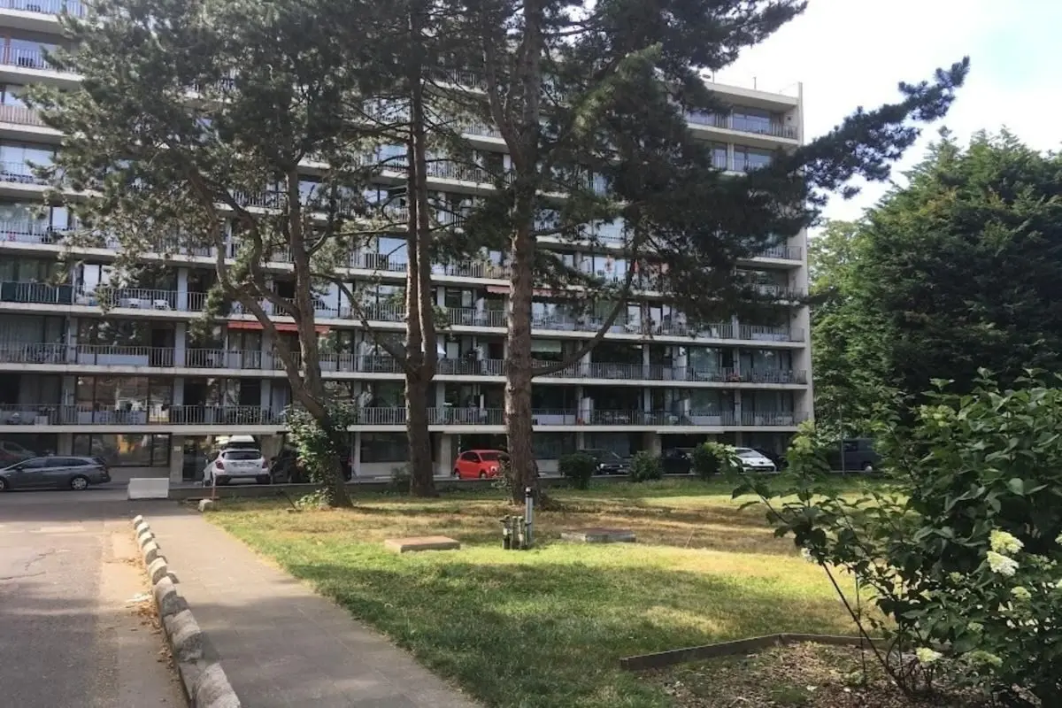 Rez-de-chaussée à vendre à Uccle 1180 260000.00€ 3 chambres 91.00m² - annonce 524063