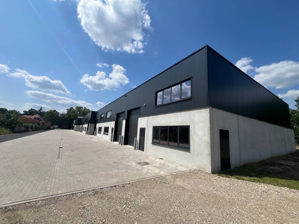 Handelszaak te koop in Zonhoven 3520 340522.00€ slaapkamers m² - Zoekertje 524402