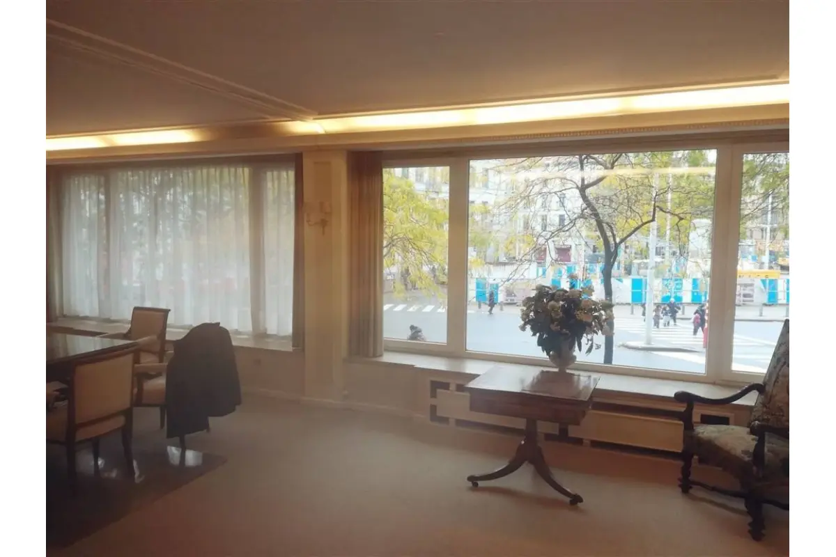 Commerce à vendre à Saint-Gilles 1060 320000.00€ 4 chambres 200.00m² - annonce 525407