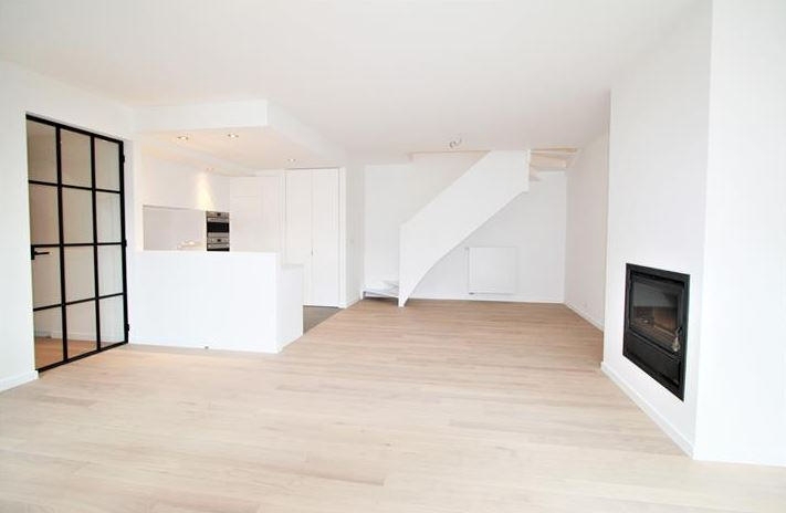 Duplex à à Ixelles 1050 2000.00€ 2 chambres 113.00m² - annonce 526521
