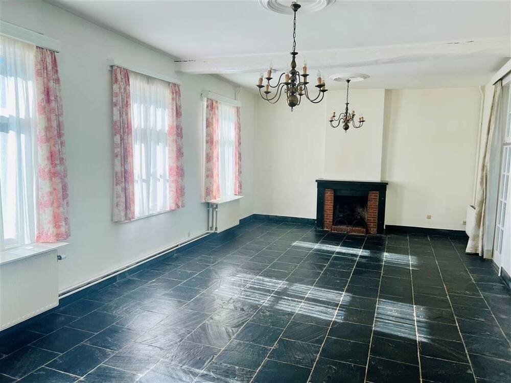 Ferme à  à Chaussée-Notre-Dame-Louvignies 7063 1700.00€ 4 chambres 300.00m² - annonce 527899