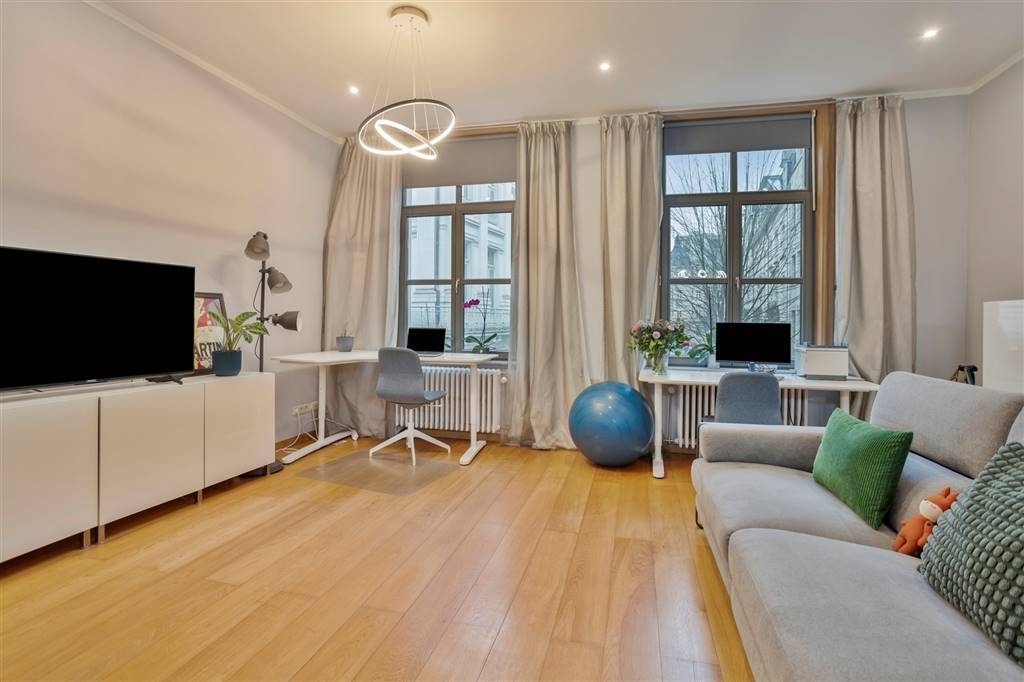 Appartement te koop in Brussel 1000 325000.00€ 2 slaapkamers 97.00m² - Zoekertje 526732