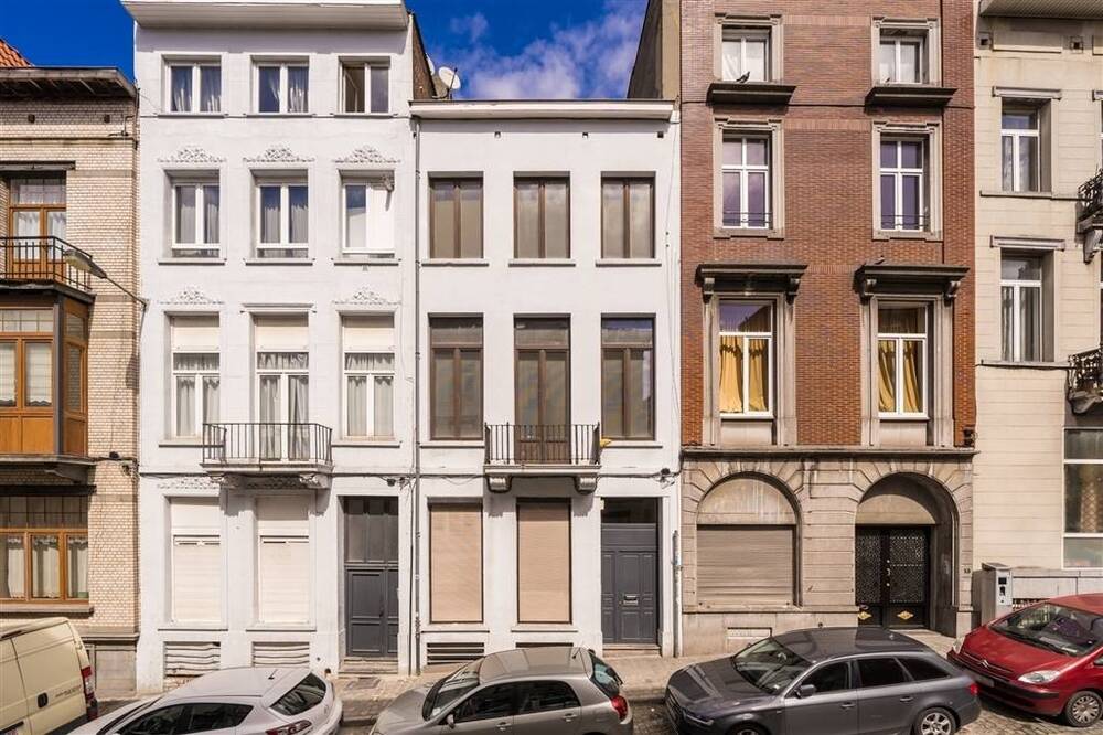 Huis te koop in Schaarbeek 1030 445000.00€ 3 slaapkamers 320.00m² - Zoekertje 528636