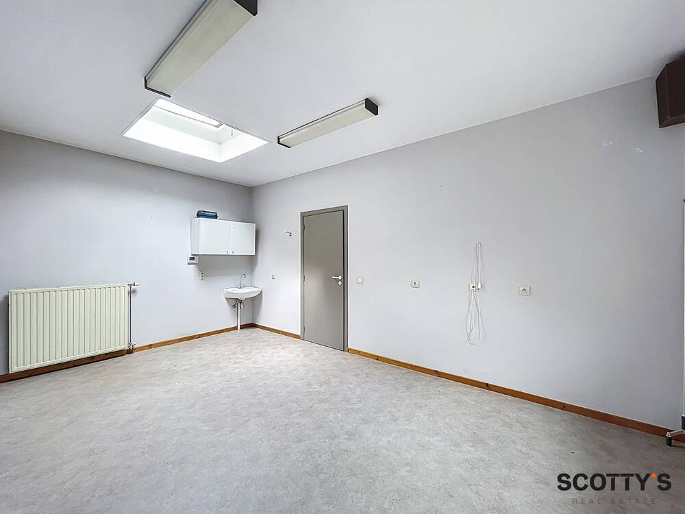Handelszaak te huur in Sint-Genesius-Rode 1640 1000.00€ slaapkamers 44.00m² - Zoekertje 530309