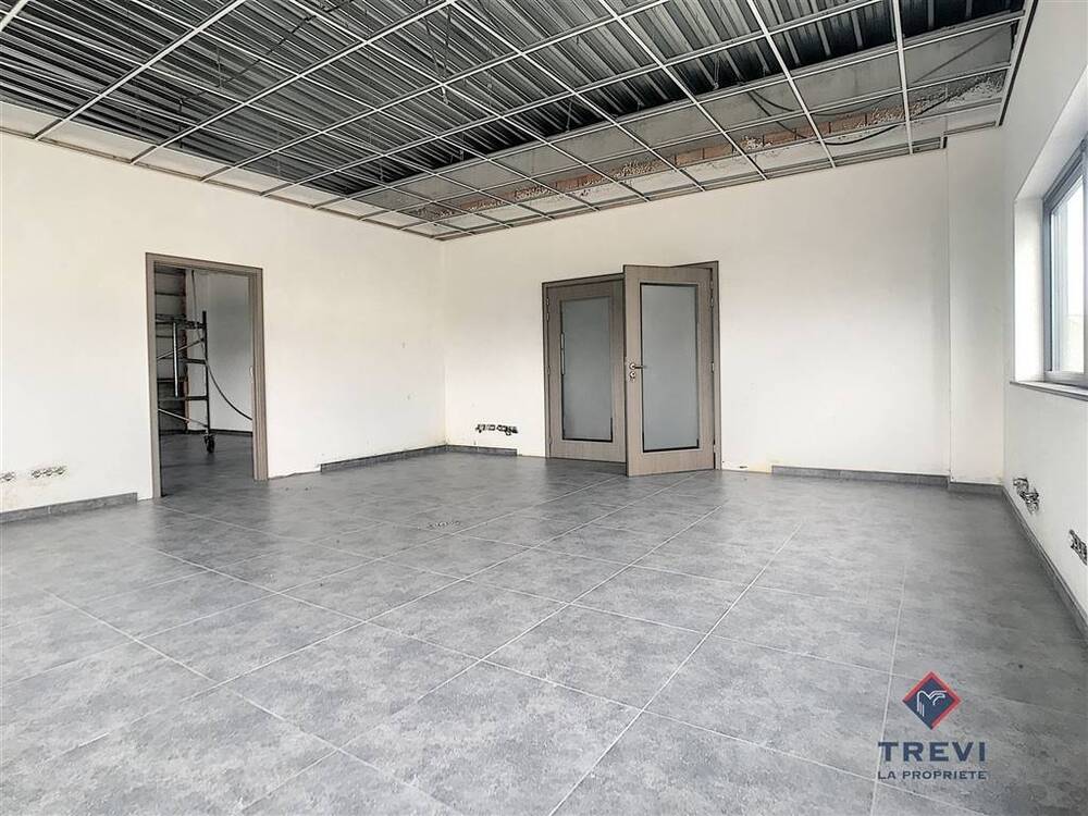 Handelszaak te huur in Montignies-sur-Sambre 6061 2000.00€ slaapkamers 260.00m² - Zoekertje 530088
