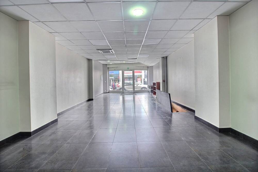 Handelszaak te huur in Anderlecht 1070 2900.00€ slaapkamers 150.00m² - Zoekertje 530158
