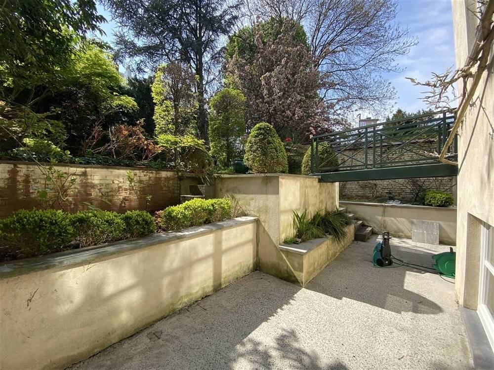 Benedenverdieping te in Sint-Gillis 1060 3600.00€ 5 slaapkamers 335.00m² - Zoekertje 530233
