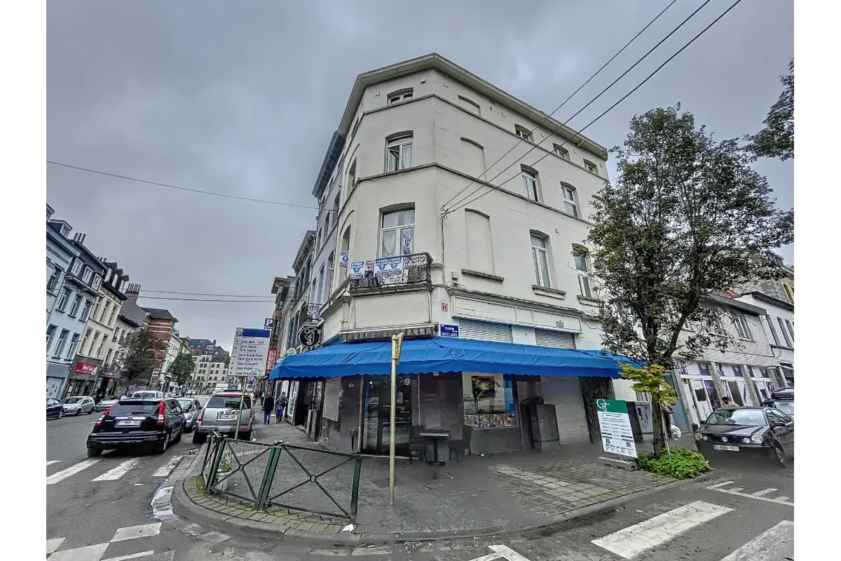 Mixgebouw te  koop in Anderlecht 1070 699000.00€ 3 slaapkamers 142.00m² - Zoekertje 530026