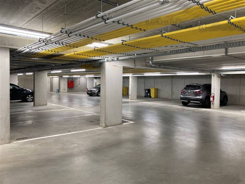 Parking & garage te koop in Mol 2400 16950.00€ slaapkamers m² - Zoekertje 529921