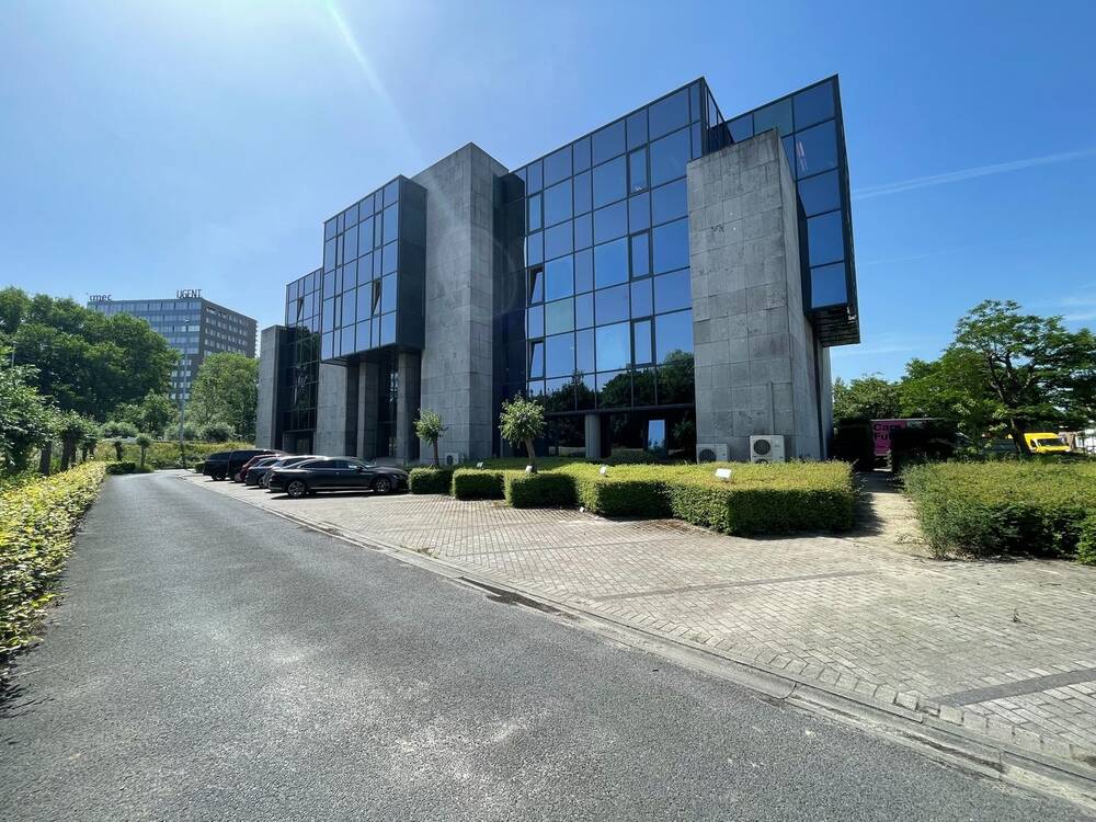 Handelszaak te huur in Zwijnaarde 9052 3382.00€ slaapkamers 369.00m² - Zoekertje 529624