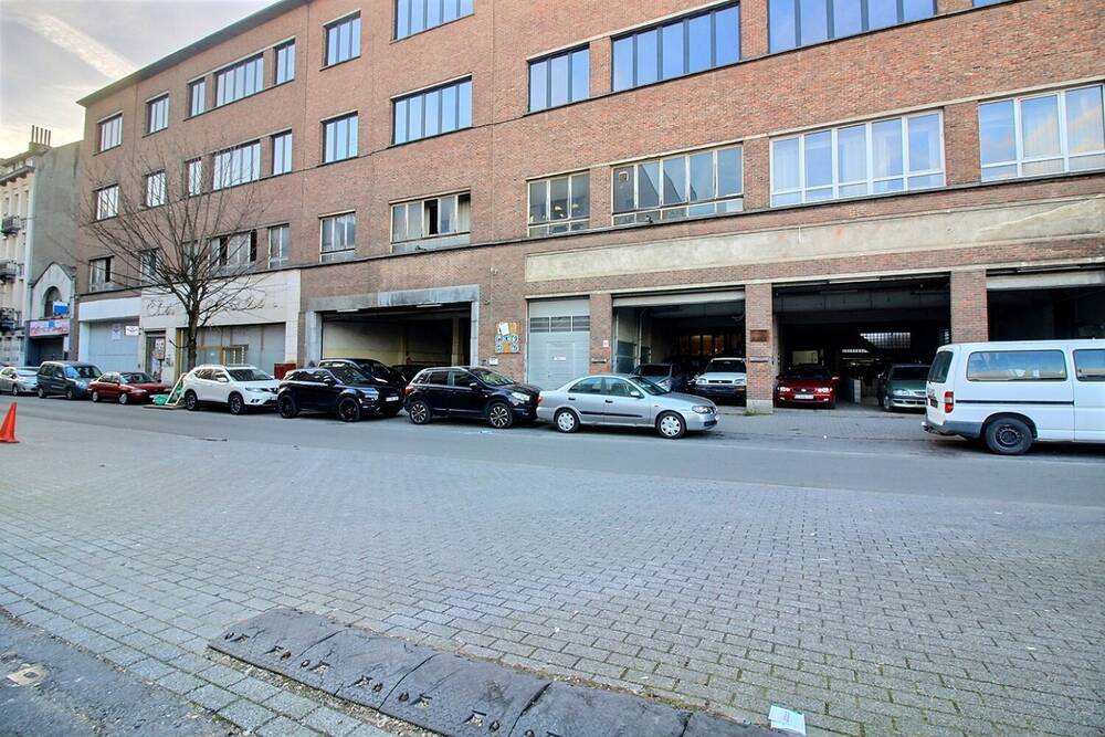 Immeuble mixte à vendre à Molenbeek-Saint-Jean 1080 2400000.00€ 33 chambres 2967.00m² - annonce 530160