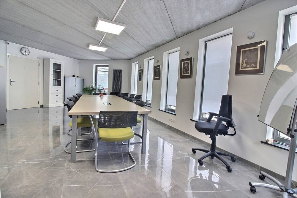 Handelszaak te  koop in Sint-Jans-Molenbeek 1080 279000.00€  slaapkamers 100.00m² - Zoekertje 530125
