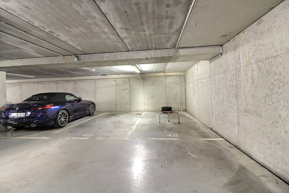 Parking & garage te koop in Sint-Jans-Molenbeek 1080 17900.00€ slaapkamers m² - Zoekertje 530165
