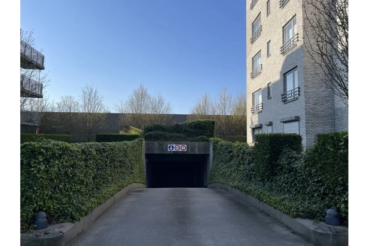 Parking & garage te  koop in Oudergem 1160 18000.00€  slaapkamers m² - Zoekertje 530360