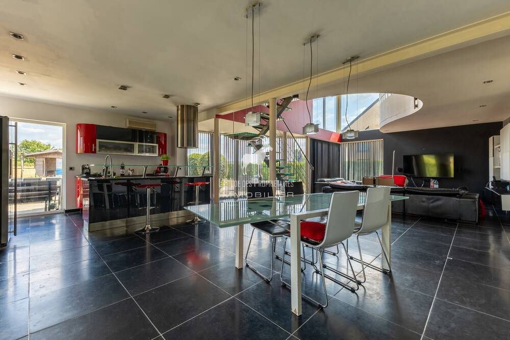 Villa te koop in Leval-Trahegnies 7134 499999.00€ 3 slaapkamers 245.00m² - Zoekertje 531128