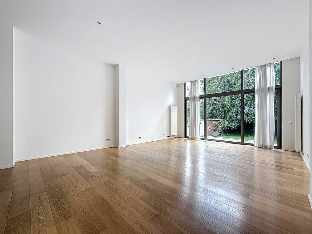 Huis te huur in Sint-Gillis 1060 6500.00€ 6 slaapkamers 402.00m² - Zoekertje 530694