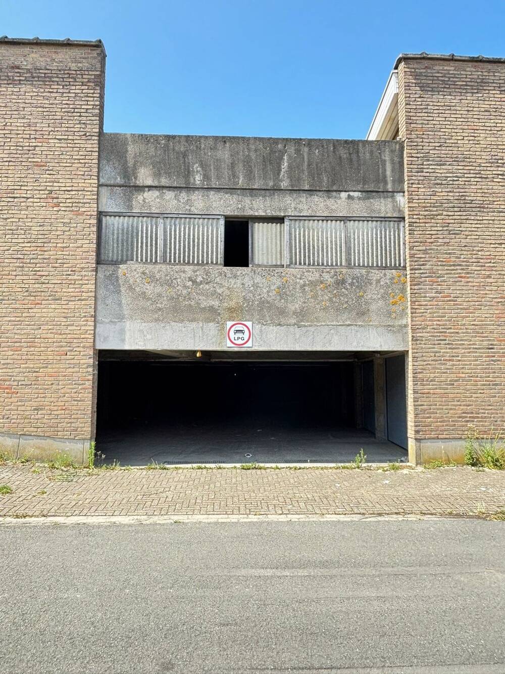 Parking & garage te koop in Westende 8434 75000.00€ slaapkamers m² - Zoekertje 531377