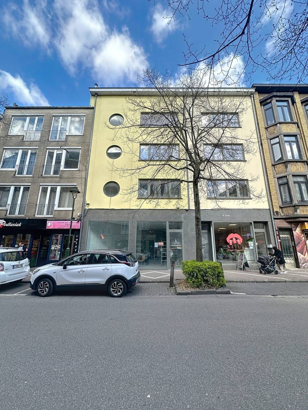 Handelszaak te  in Etterbeek 1040 3500.00€  slaapkamers 120.00m² - Zoekertje 533738