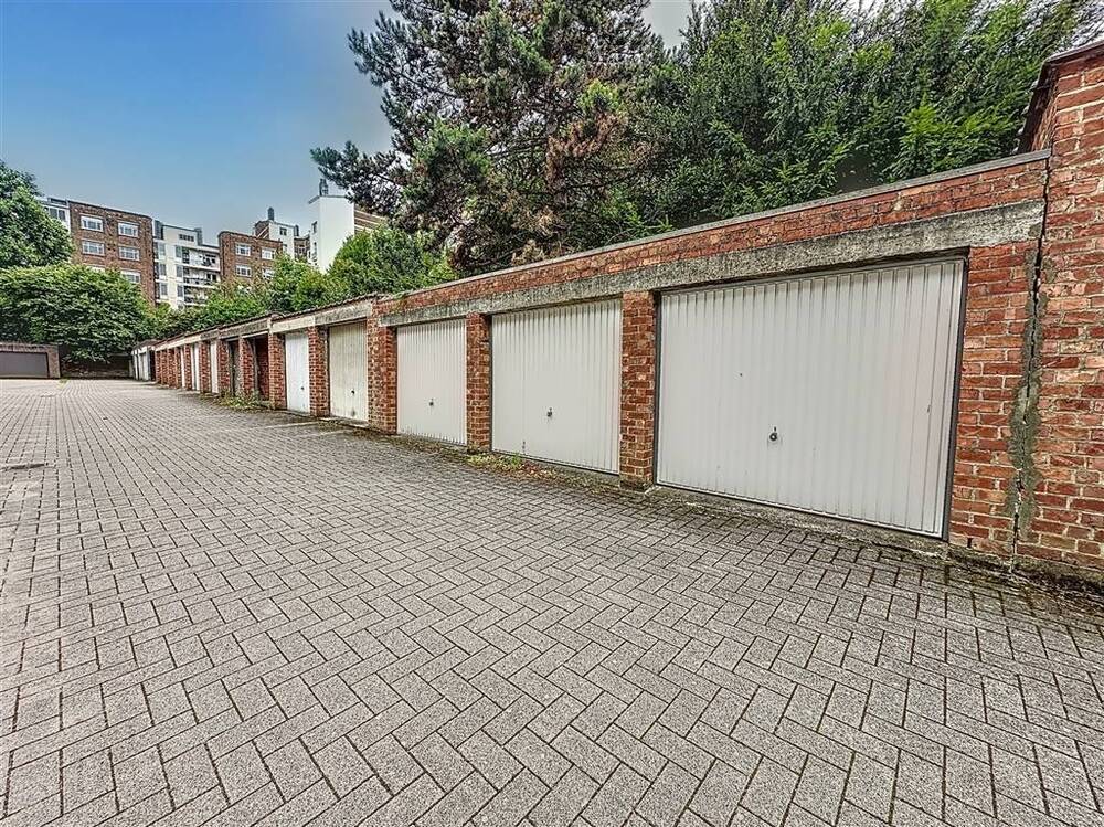 Parking & garage te  huur in Elsene 1050 150.00€  slaapkamers m² - Zoekertje 533607
