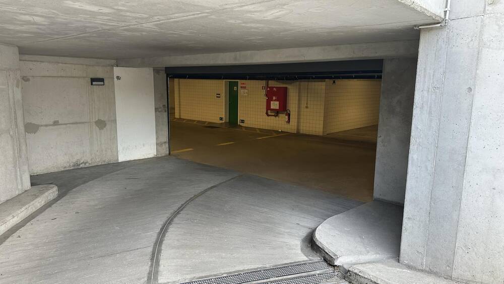 Parking te koop in Sint-Pieters-Woluwe 1150 25000.00€ slaapkamers m² - Zoekertje 534560