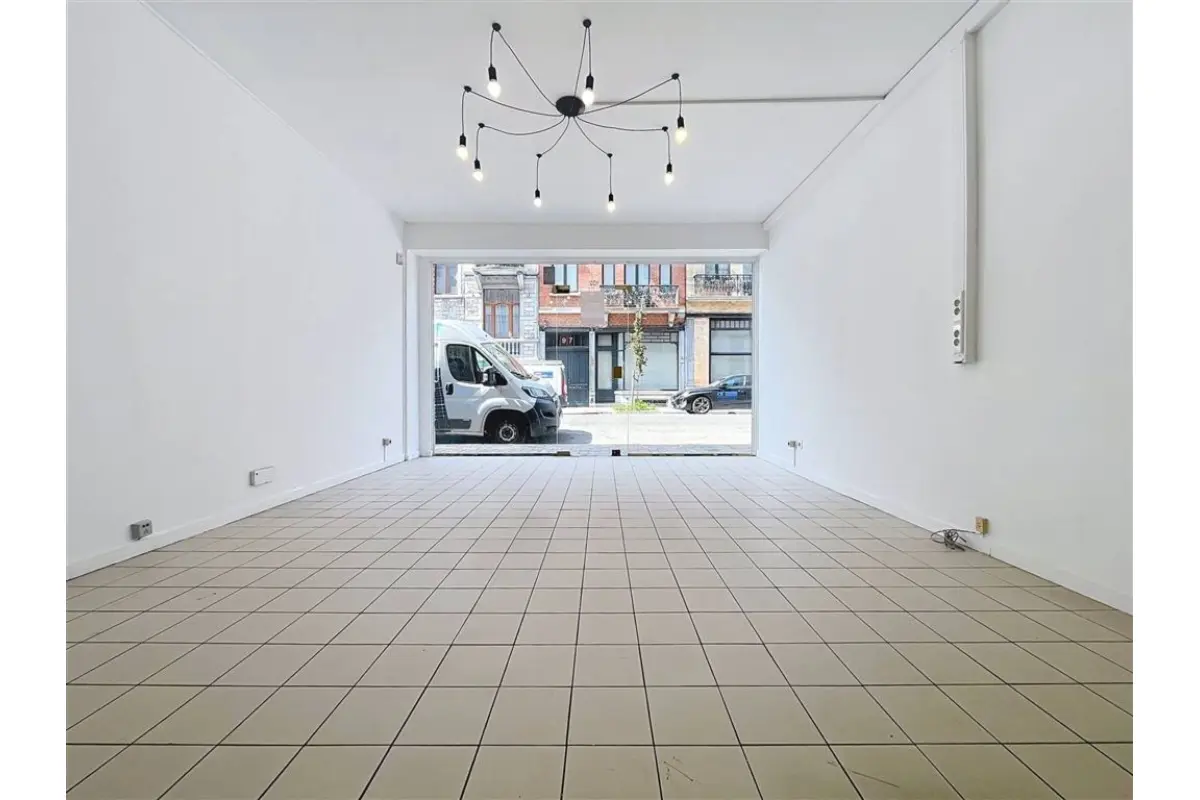 Handelszaak te  in Etterbeek 1040 600.00€  slaapkamers 30.00m² - Zoekertje 535504