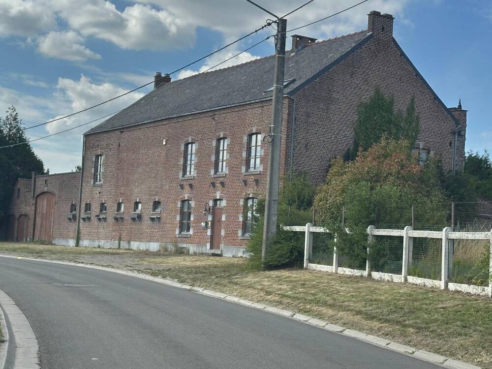 Ferme à vendre à Nalinnes 6120 350000.00€ 5 chambres m² - annonce 535143