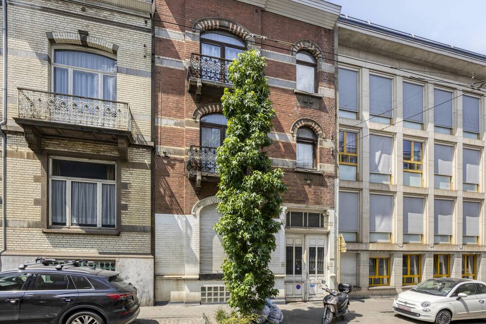 Mixgebouw te  koop in Ukkel 1180 750000.00€ 5 slaapkamers m² - Zoekertje 534682