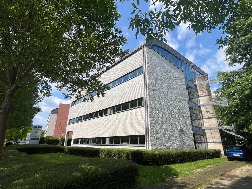 Handelszaak te  koop in Hasselt 3500 775000.00€  slaapkamers 440.00m² - Zoekertje 534791