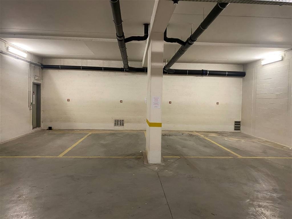 Box à louer à Bruxelles 1000 160.00€ chambres m² - annonce 537556