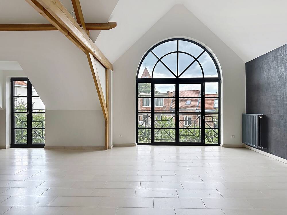 Huis te  huur in Ukkel 1180 3200.00€ 4 slaapkamers 245.00m² - Zoekertje 538056