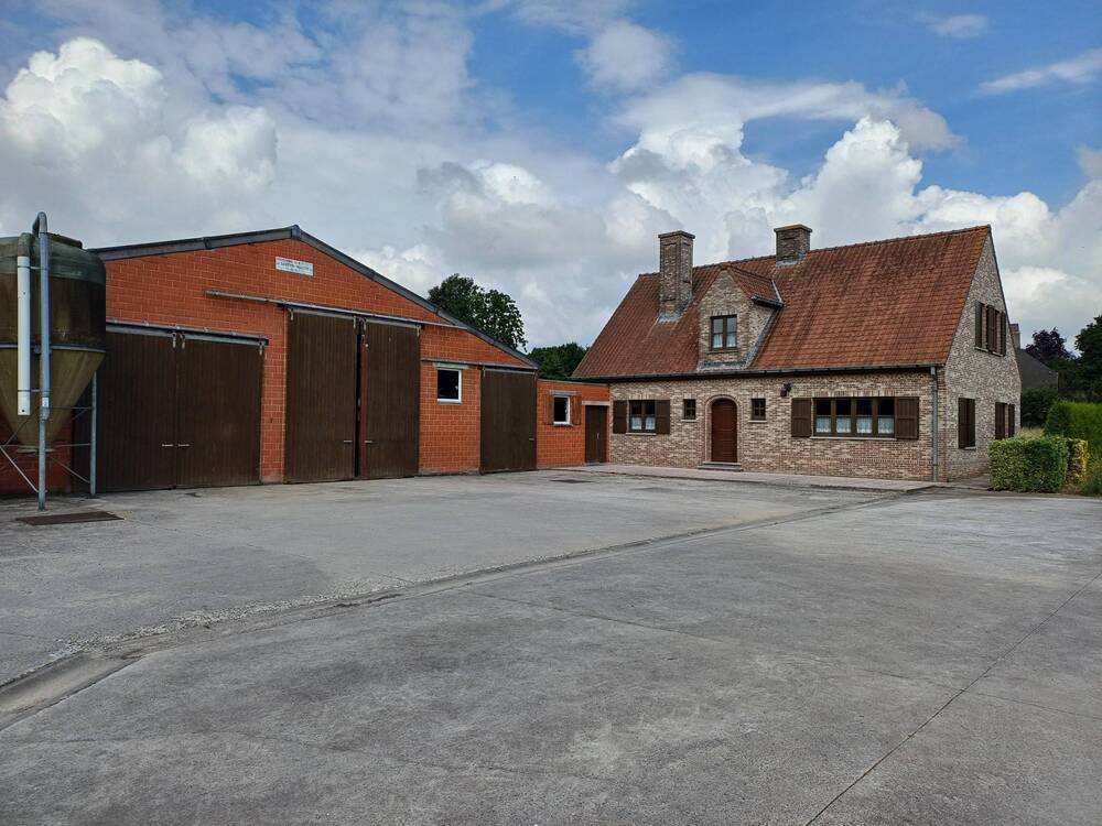 Ferme à vendre à Givry 7041 485000.00€ 4 chambres m² - annonce 538951