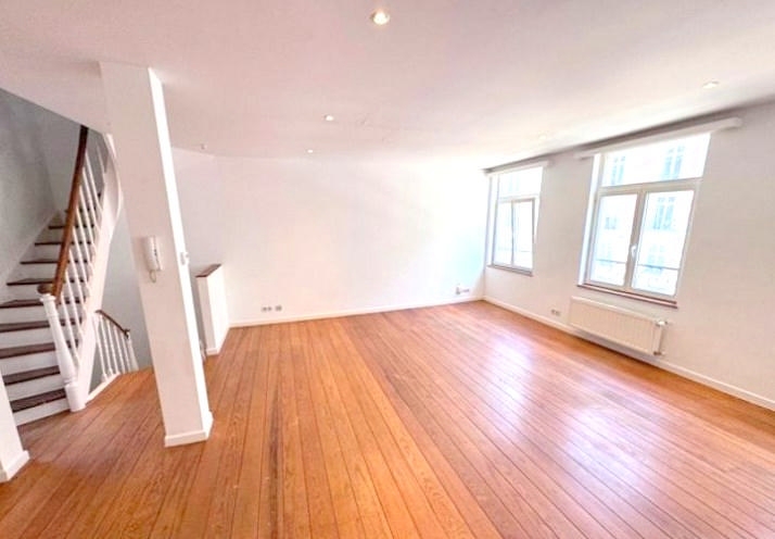 Duplex te koop in Brussel 1000 395000.00€ 1 slaapkamers 105.00m² - Zoekertje 539133