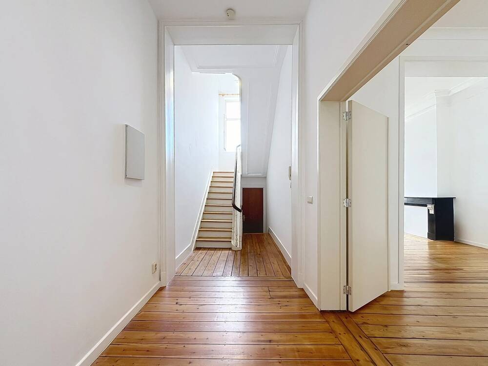 Duplex te  huur in Sint-Gillis 1060 2400.00€ 2 slaapkamers 225.00m² - Zoekertje 539179